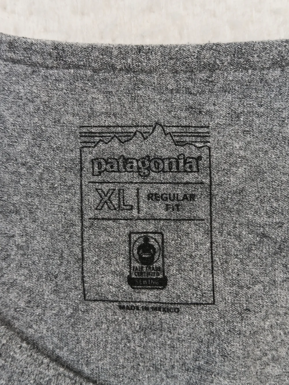 Patagonia Shirt Mens XL Gray P-6 Logo Responsibili-Tee Tank Top Sleeveless - Picture 2 of 12